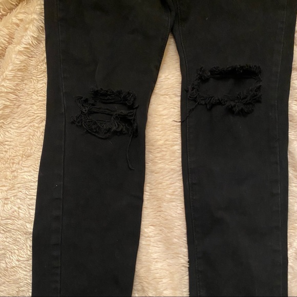 Nasty Gal High Waisted Mom Jeans with Distressed knees, ankle length size US 6 - Picture 8 of 10